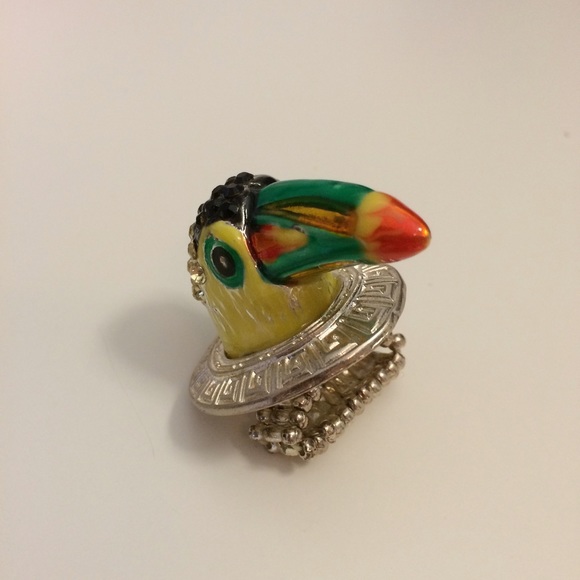 Toucan Bird Ring with stretchy band