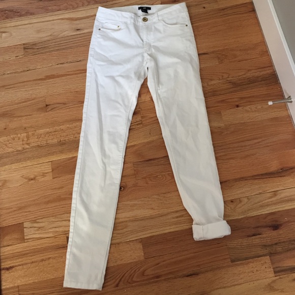 White stretch pants