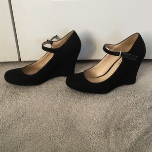 Nine West Classic Black Wedges