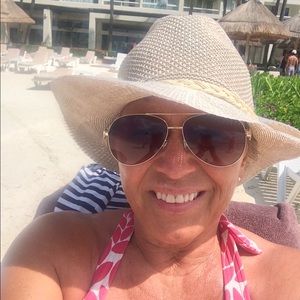 Meet your Posher, Valerie