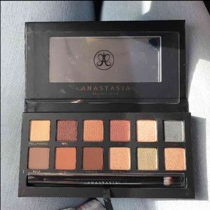 Anastasia Master Palette by Mario