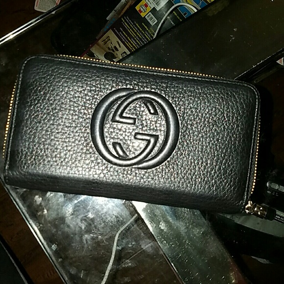 Gucci Handbags - Gucci soho wallet