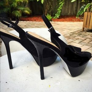 Sexy Black platform pumps! Never worn
