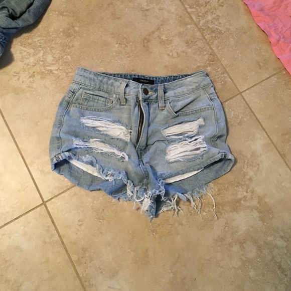 ✨TRADED✨Forever 21 ripped high waisted shorts