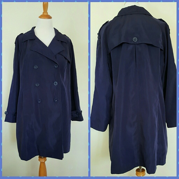 Classic dark blue trench coat - Picture 2 of 3