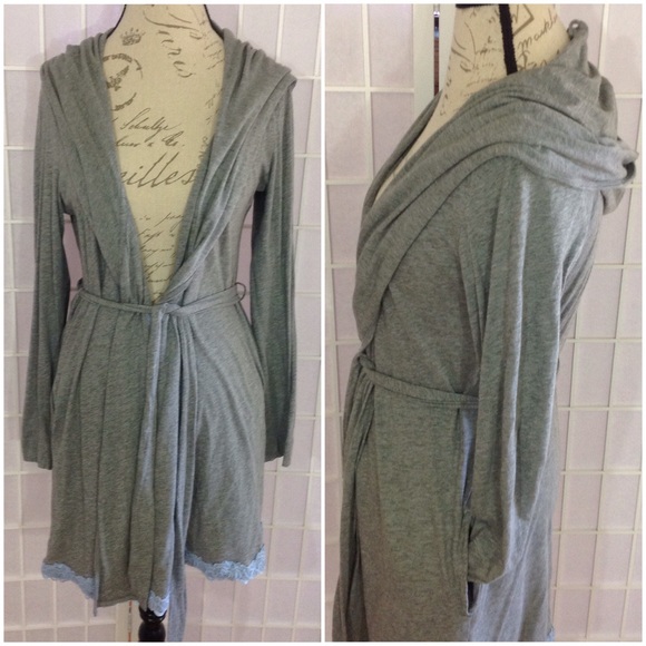 Robe w/ Hood & Pockets NWOT