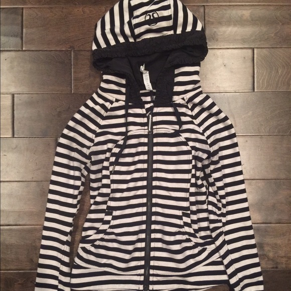 Lululemon movement jacket size 4 - Picture 2 of 4