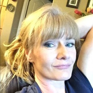 Meet your Posher, Rena