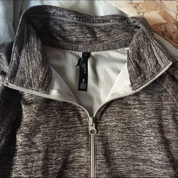 Workout Zip-up - Picture 4 of 4