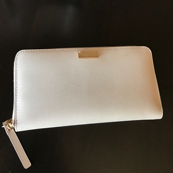 Kate spade wallet👑