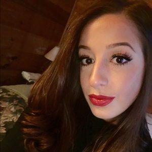 Meet your Posher, Nadia