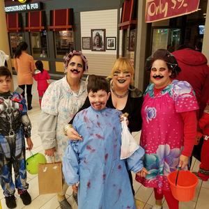 Meet your Posher, Yari