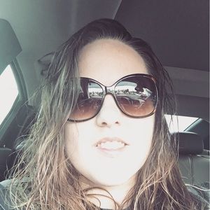 Meet your Posher, Renee