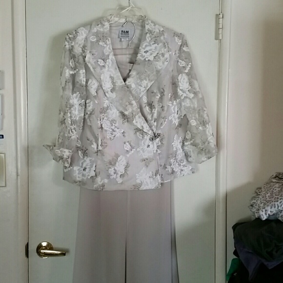 Silver organza jacket and chiffon pant set