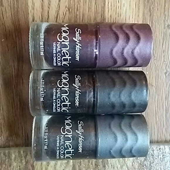 NWOT.sally Hansen magnetic nail color