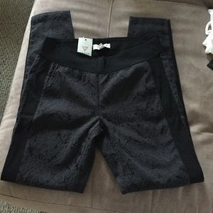 ❌SOLD❌GUESS stretch pants