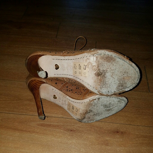 ALICE + OLIVIA Bootie - Picture 4 of 4