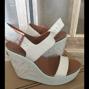 **never worn** Lucky Brand wedges, size 8