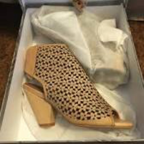 JEFFREY CAMPELL TAN TOE PEEP BOOTIES. - Picture 2 of 4