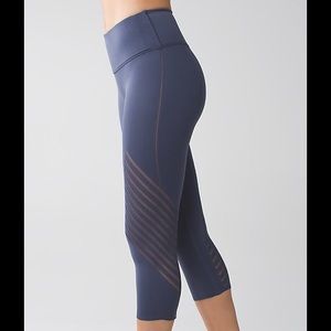 Lululemon Enlighten Crop