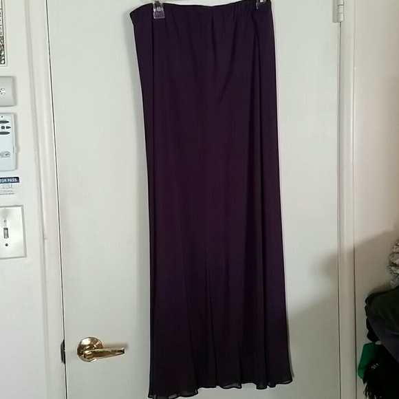 Floral satin jacket and top w/ chiffon skirt - Picture 2 of 4