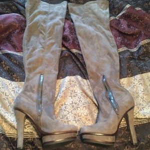 Jennifer Lopez boots