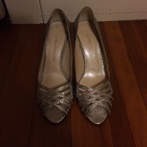 ⭐️️SALE⭐️️ Silver Formal Heels