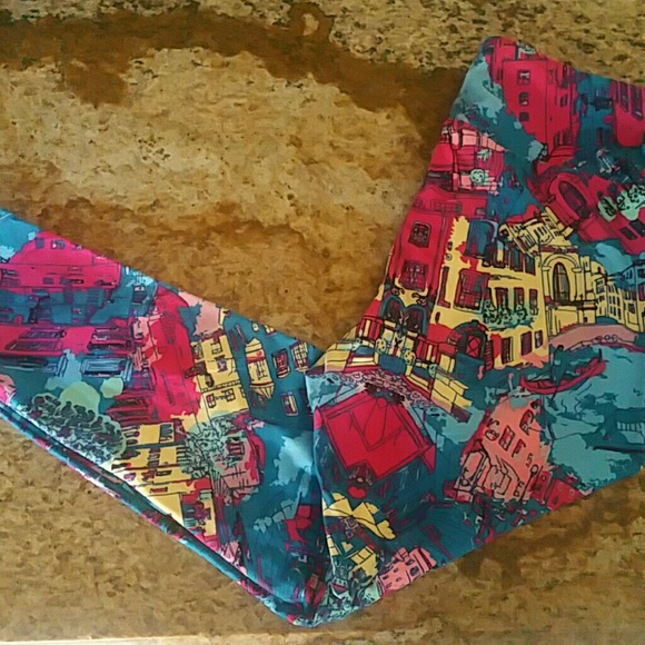 Lularoe Venice OS Leggings NWT - Picture 2 of 2