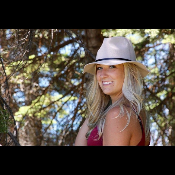 Meet your Posher, Ashley - Picture 1 of 1