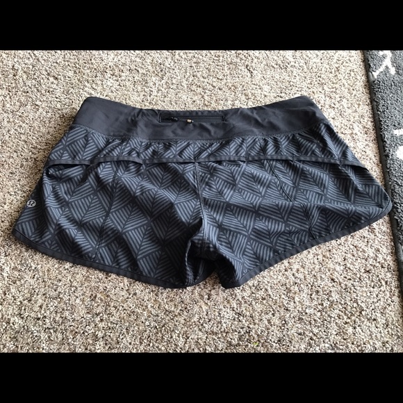 EUC lululemon size 10 speed shorts