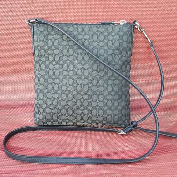 💕SOLD💕 Coach crossbody - Picture 2 of 4