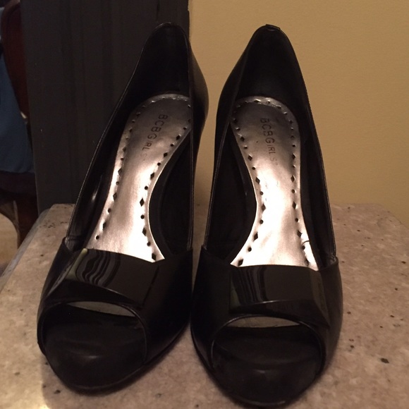 Retro BCBG leather and lucite heels 8