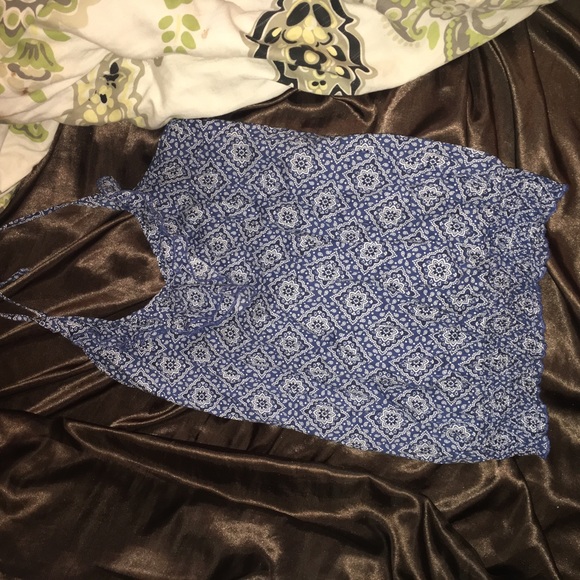 Open-back halter top - Picture 1 of 2