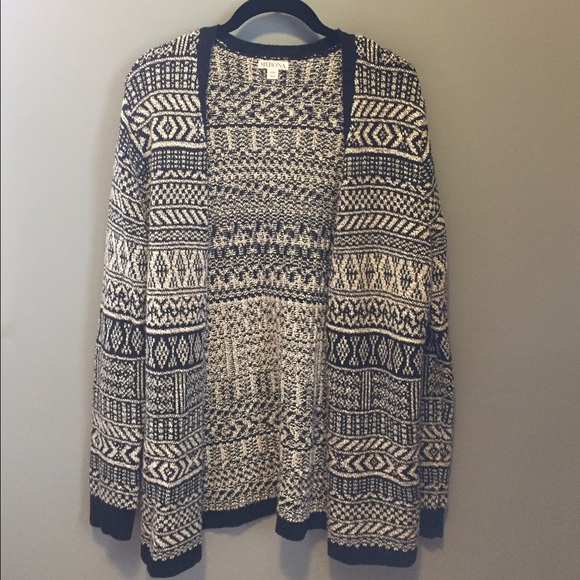 Merona black and white sweater