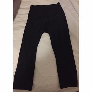 Lululemon Roll down crop leggings- size 6