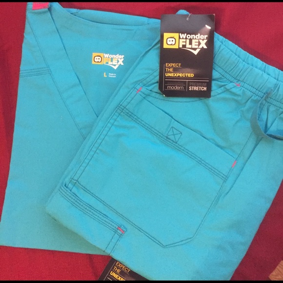 Wonderwink Wonderflex scrub set