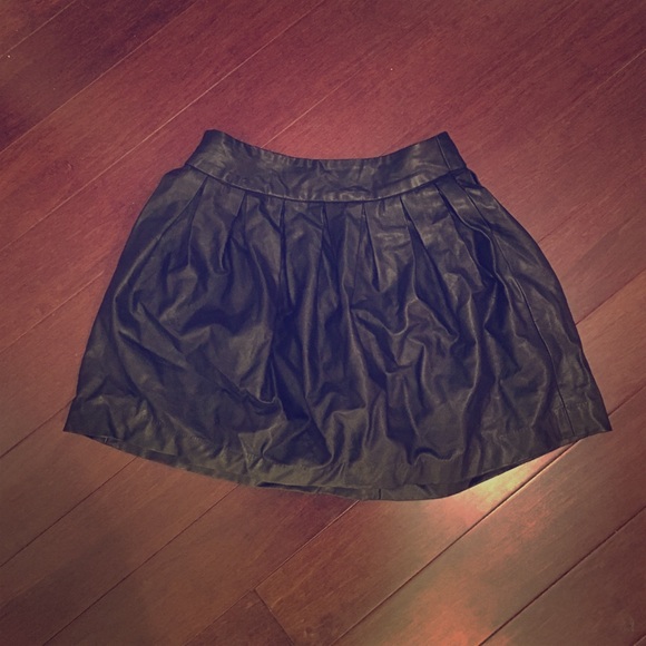 Forever 21 black faux leather skirt size SM - Picture 1 of 1