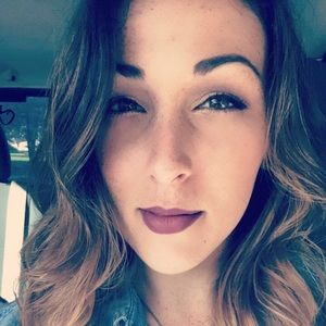 Meet your Posher, Desiree