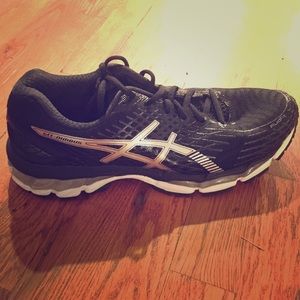 Asics women's black Gel-Nimbus 7