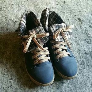 Vintage ankle boots like hight top shoe