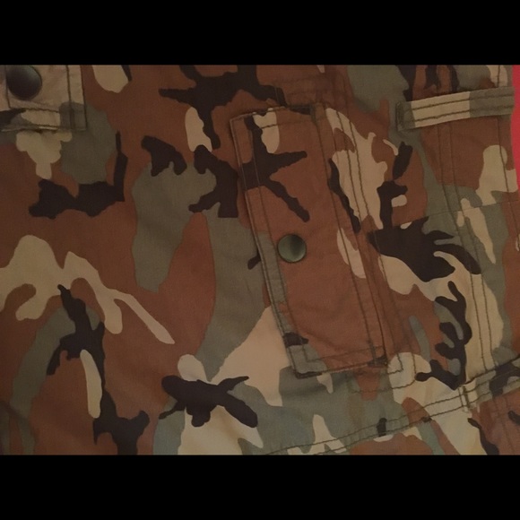 BDG Camouflage Shorts Size 4 - Picture 3 of 4