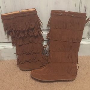 Fringe boots