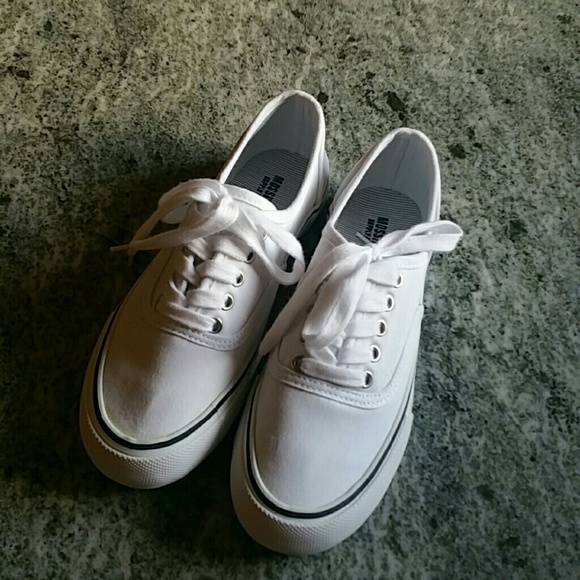 NEW White shoes
