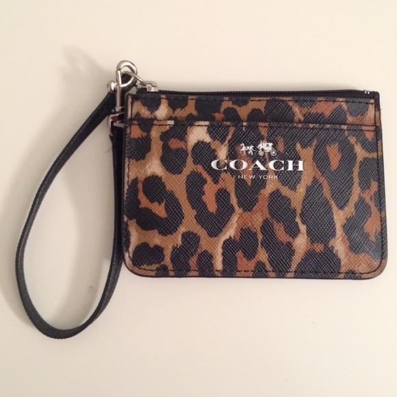 Coach wristlet wallet