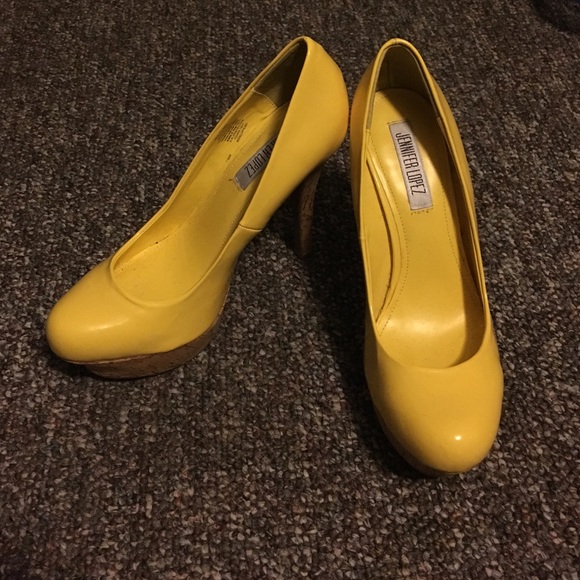 Bright yellow & cork Jennifer Lopez heels 7.5