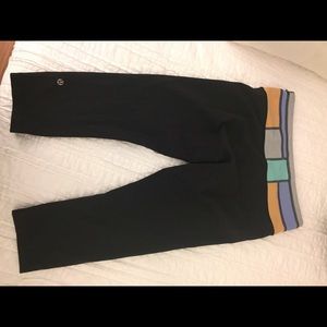Reversible Lulu lemon size 8 capri yoga pants