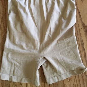 Motherhood Maternity Shaper, medium. Used once.