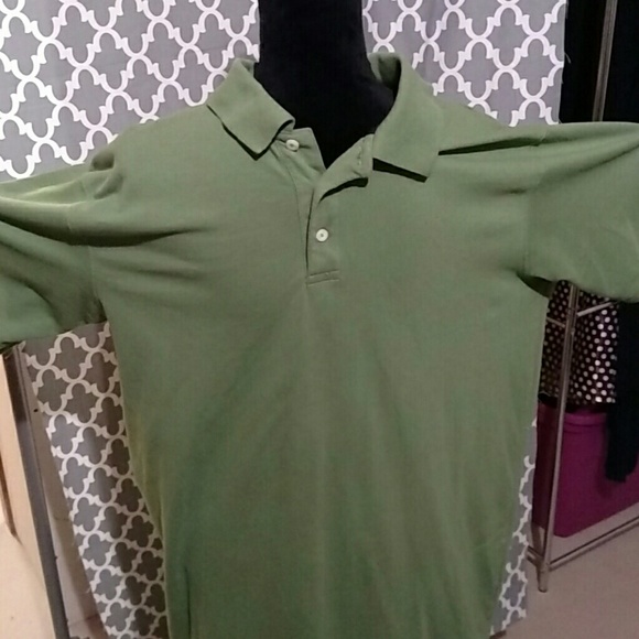 Short sleeve collared shirt