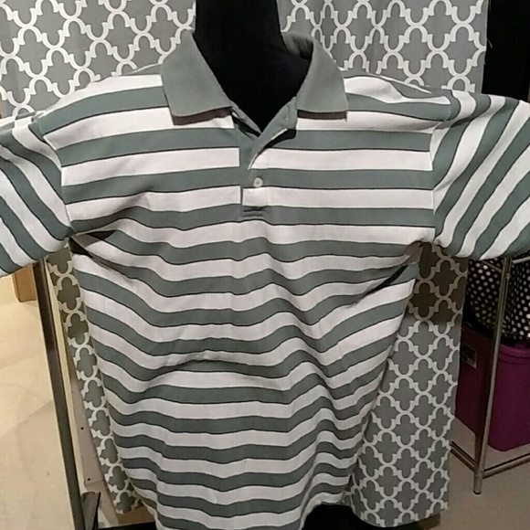 Short sleeve collared shirt