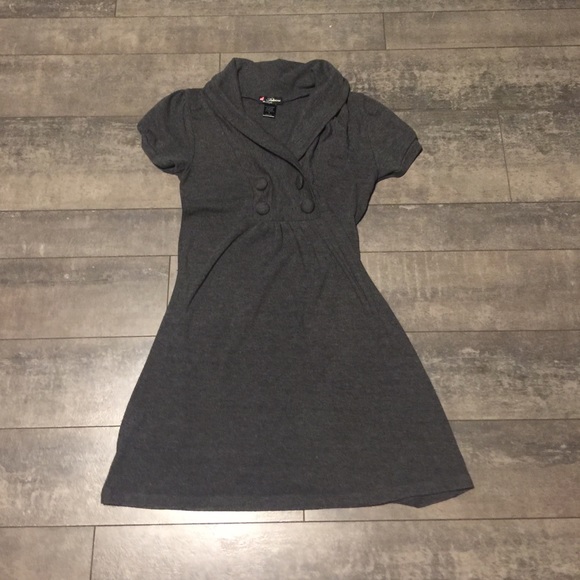 Delirious gray top size small